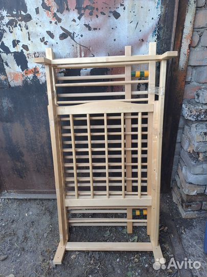 Детская кроватка с матрасом