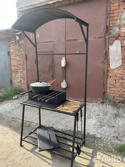 Мангал с крышей