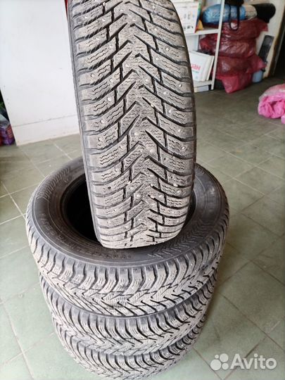 Nokian Tyres Hakkapeliitta 8 SUV 235/60 R18 107