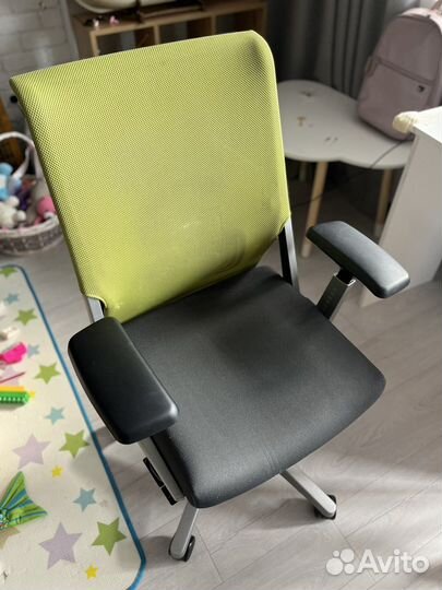 Офисное кресло haworth