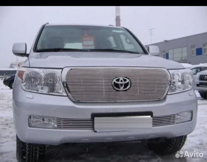 Решетка радиатора Land Cruiser 200