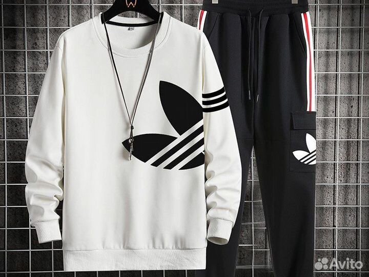 Спортивный костюм