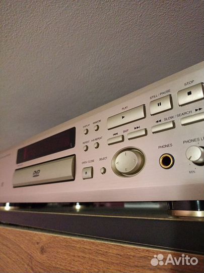 Проигрыватель компакт дисков