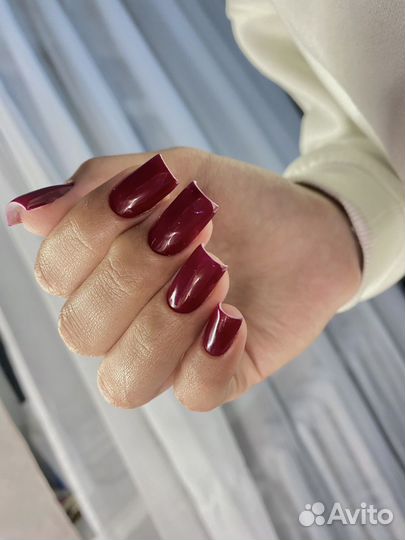 Модель на маникюр