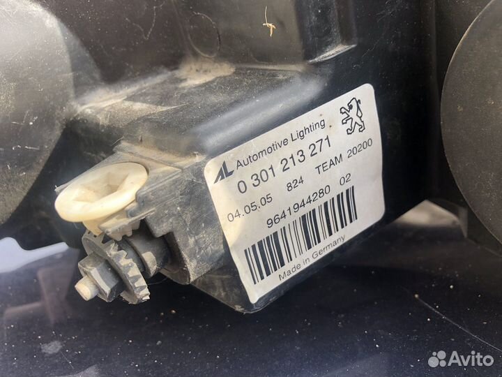 Фара передняя peugeot 407
