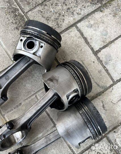 Поршень с шатуном D4bh 4d56