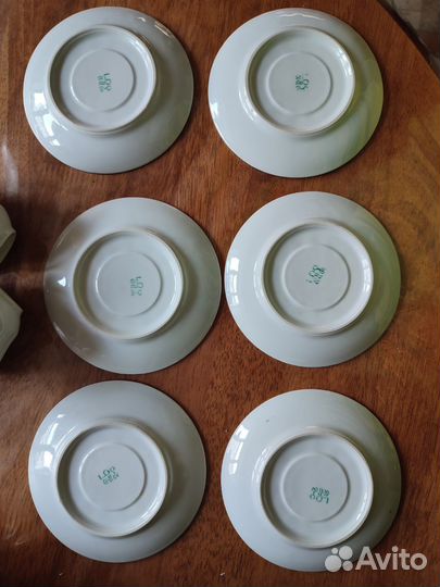 Кофейные чашки с блюдцами. Кофейный сервиз