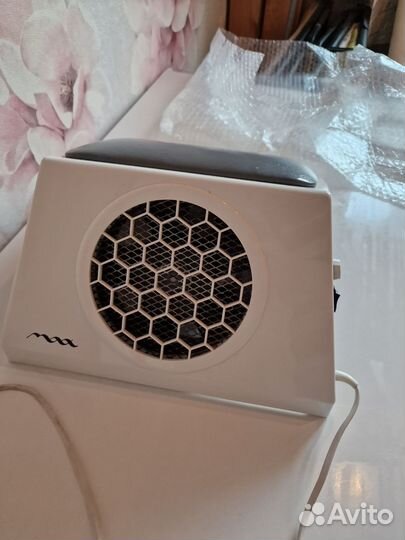 Настольный пылесос для маникюра