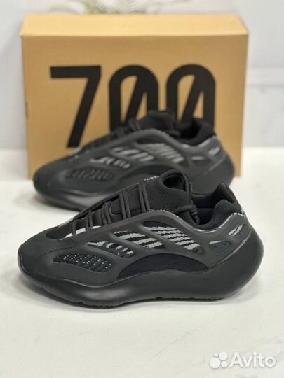 Кроссовки adidas yeezy 700