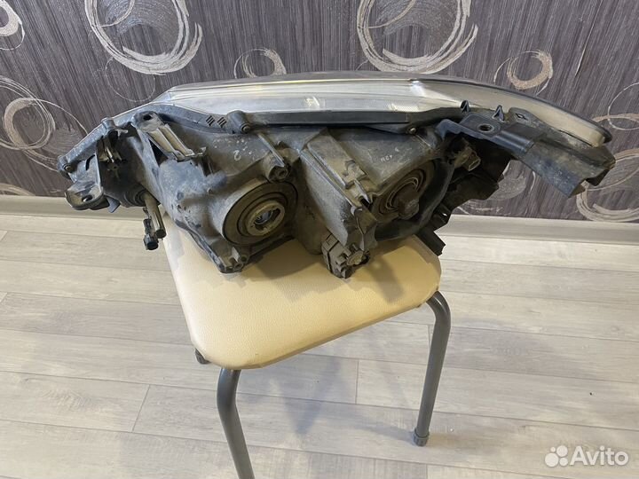 Фара передняя правая на camry 50