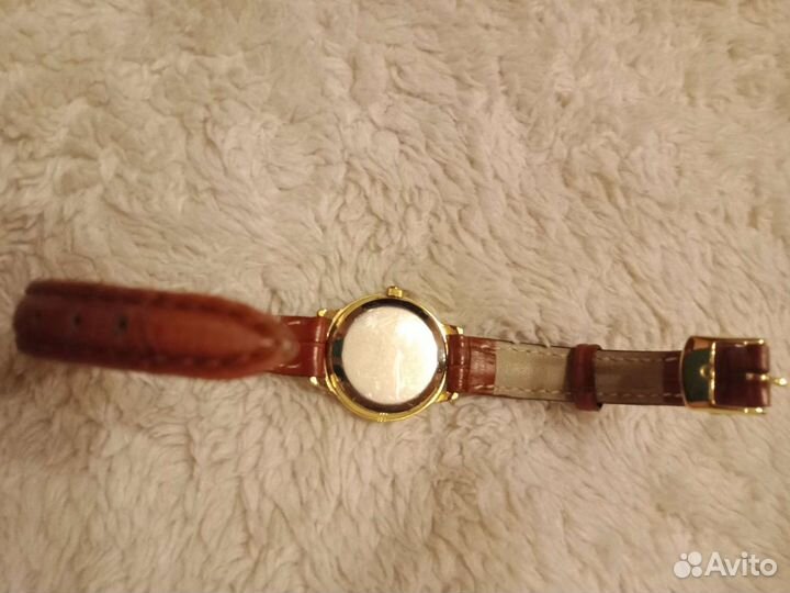 Часы с кожаным ремешком