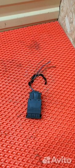 Кнопка бензобака Skoda Octavia Tour