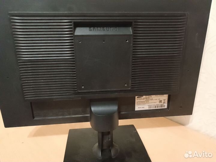 Монитор Samsung