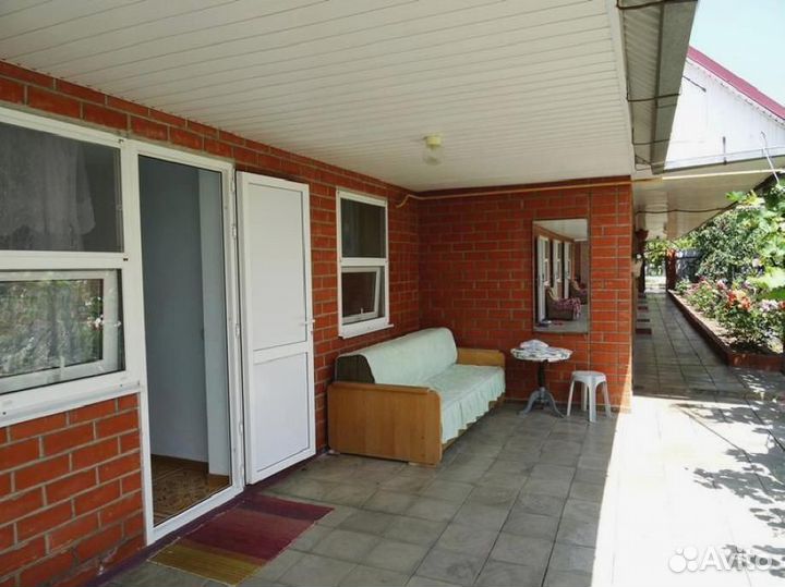 Пластиковые двери со стеклом