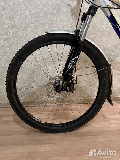 Велосипед GT avalanche 3.0 Disk 2011