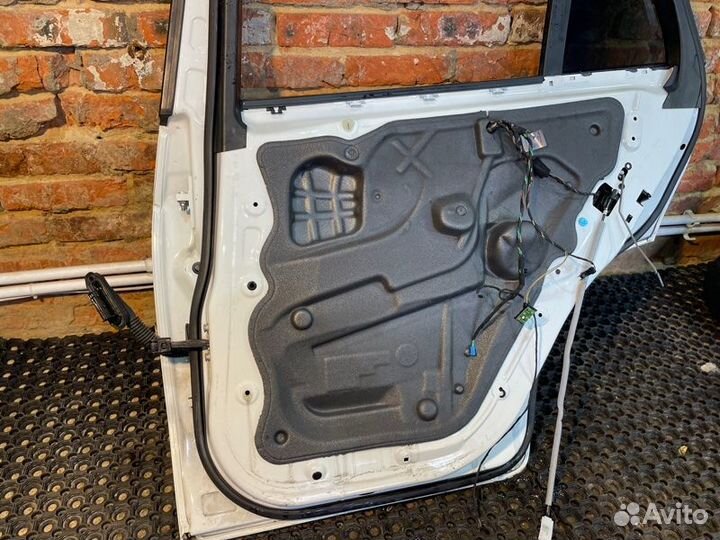 Дверь боковая задняя правая Bmw X5 E70 N52B30 AF