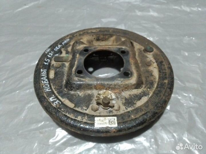 Механизм стояночного тормоза задний правый