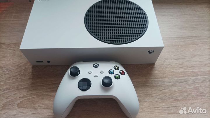 Xbox Series S + гарантия + геймпасс (в описании)