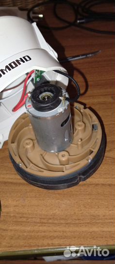 Мотор вертикального пылесоса Redmond RV-UR357