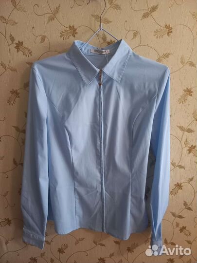Новая блузка для девочки голубая, приталенная