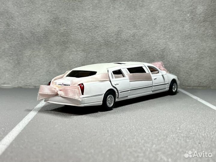 Коллекционная модель Lincoln Limousine 1:38