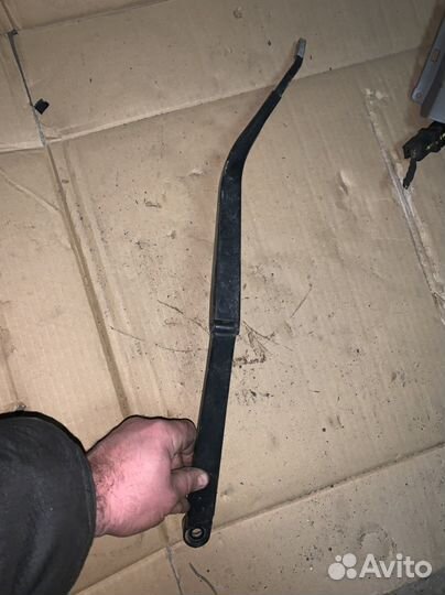 Поводок дворника правый Toyota Camry XV30