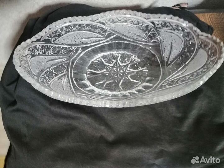 Большая хрустальная ваза