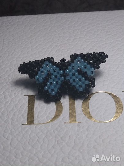 Брошь из бисера