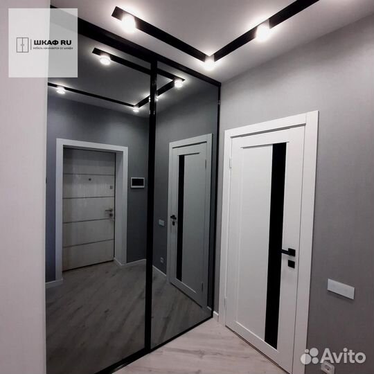 Современный шкаф купе