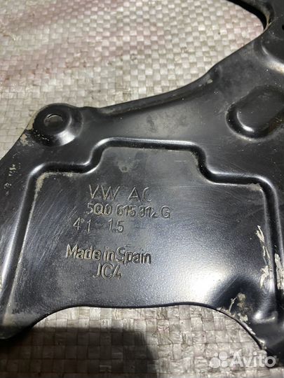 Пыльник тормозного диска VW passat b8