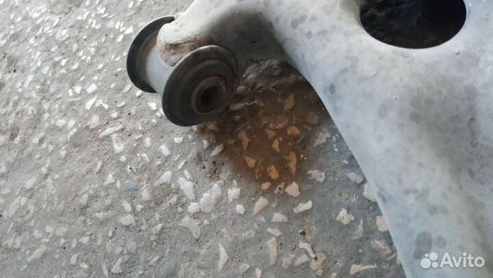 Рычаг правый Volkswagen Polo