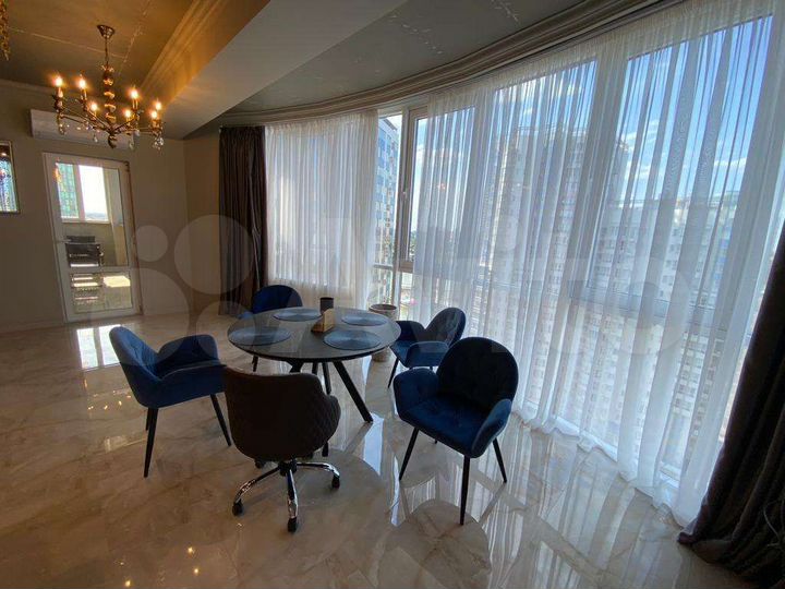 3-к. квартира, 140 м², 12/17 эт.