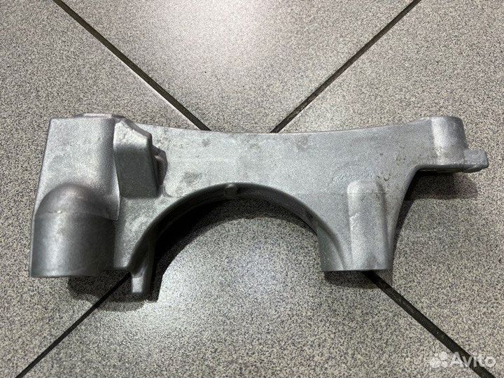 Кронштейн подушки двигателя передний правый Toyota