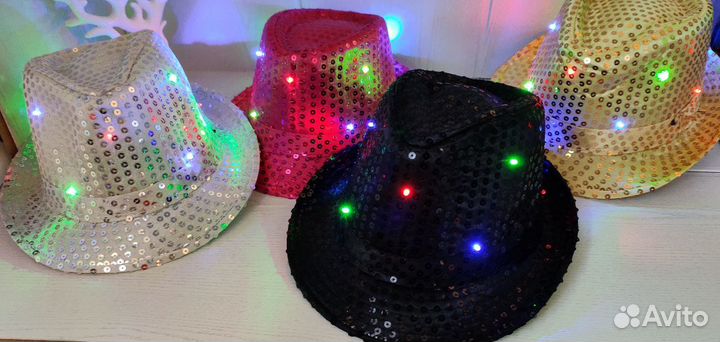 Шляпа с пайетками, светится