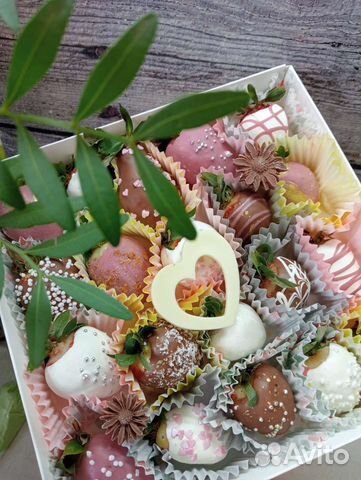 Клубника в шоколаде. Подарок на 8 марта