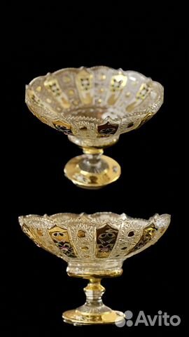 Ваза для фруктов на ножке