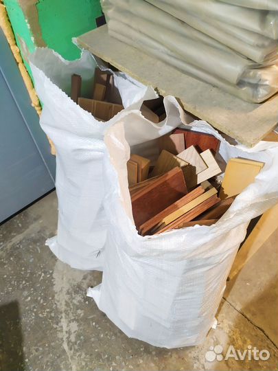 Обрезки и доски ценных пород древесины