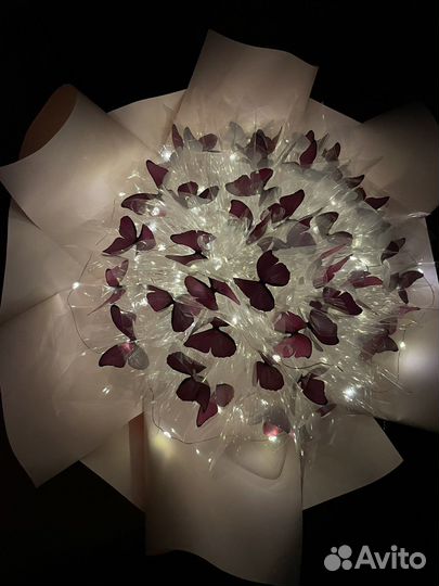 Светящийся букет из бабочек