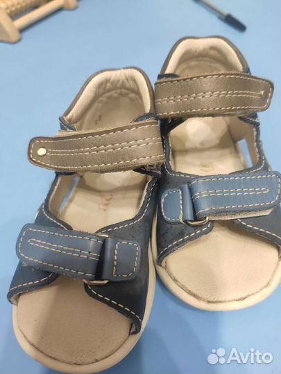 Сандалии для мальчика 22-23 размер