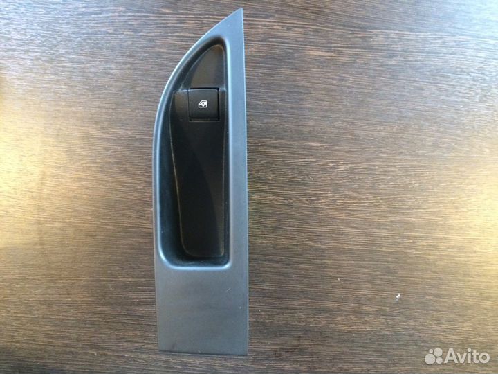 Кнопка стеклоподъемника Opel Astra J