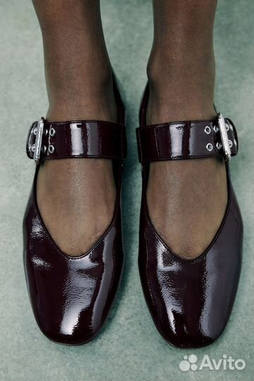 Zara Лакированные балетки с ремешком и пряжкой