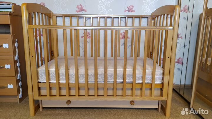 Детская кроватка