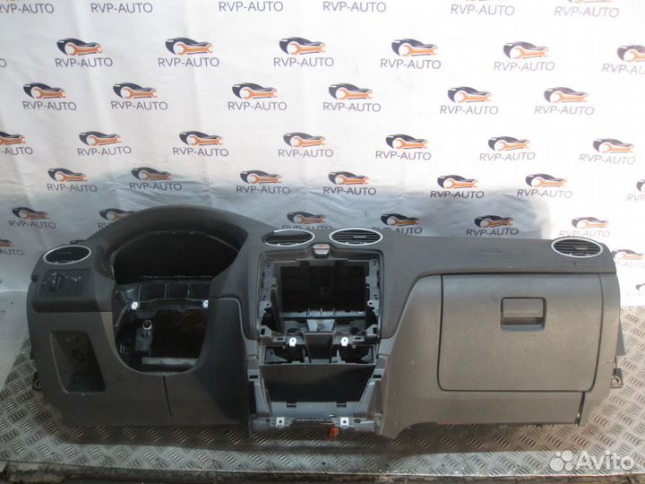 Торпедо Ford Focus 2 2004-2008 1.6