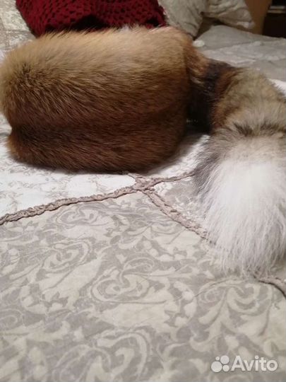 Шапка лисья натуральная с хвостом