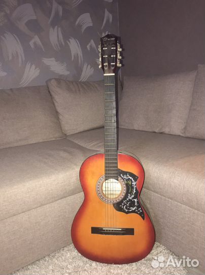 Акустическая гитара