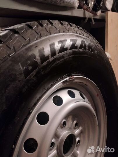 Bridgestone Blizzak Spike-02 SUV 245/70 R16