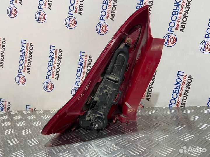 Фонарь правый Citroen C4