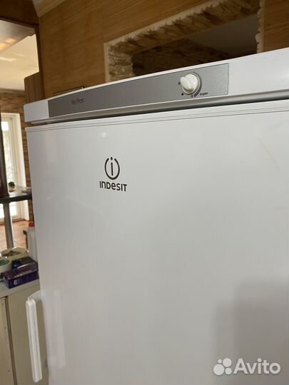 Морозилка Indesit