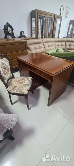 Письменный стол