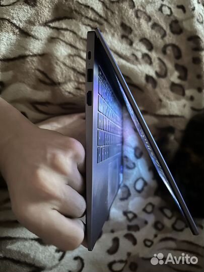 Honor MagicBook 14, intel i5 2.4ггц, Iris XE
